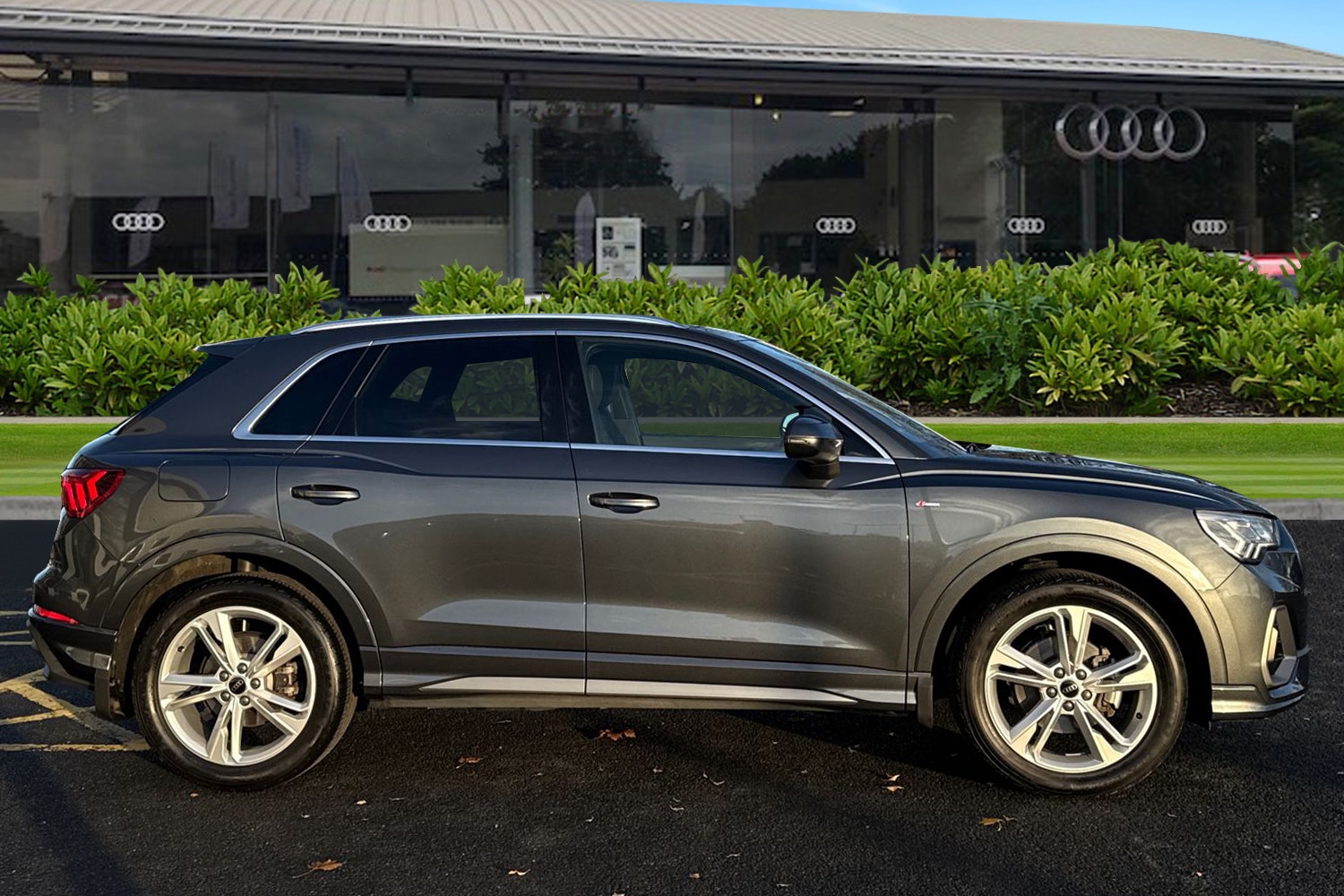 Used Audi Q3 2024 for sale - 76636941: Photo 3