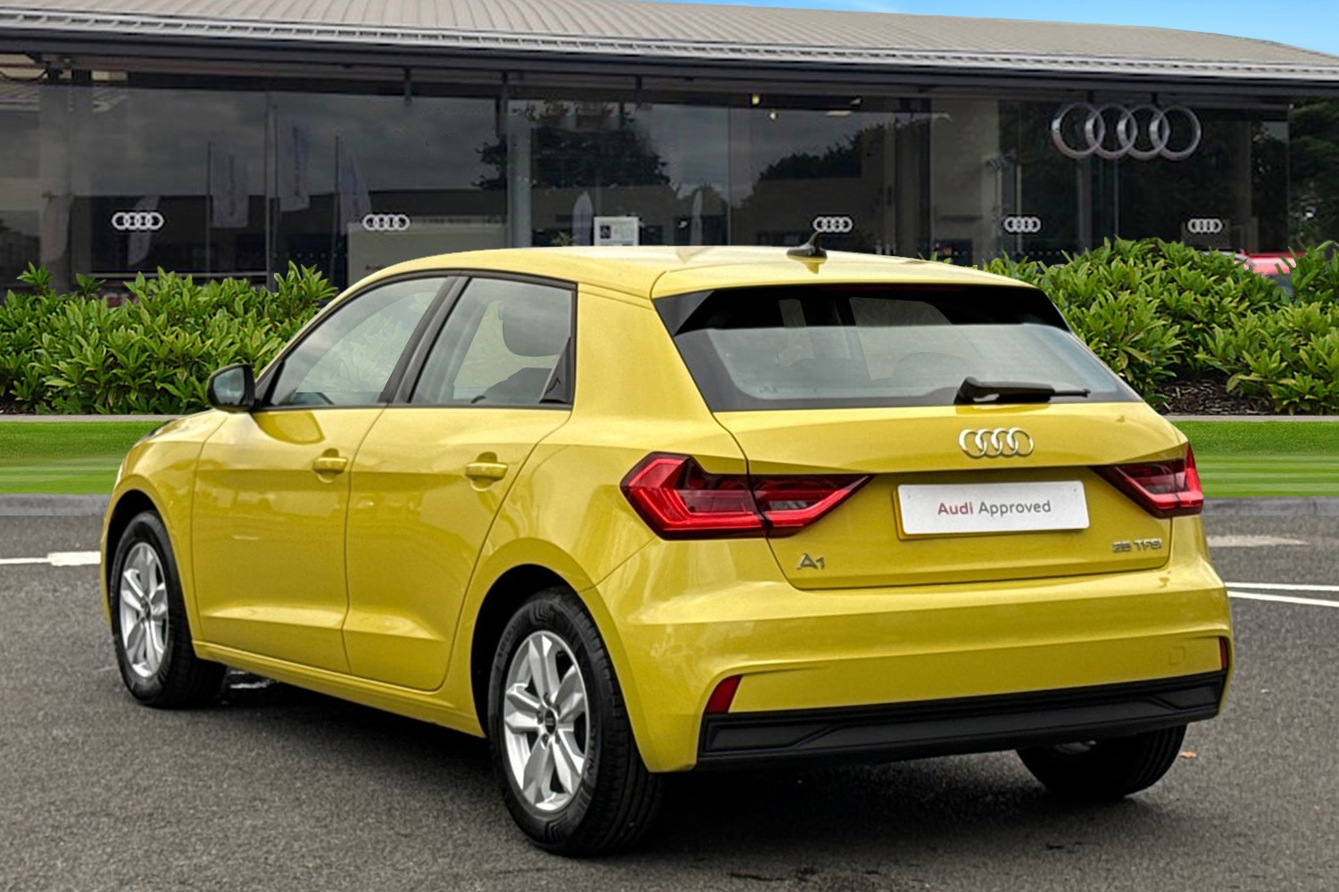 Used Audi A1 2023 for sale - 76535259: Photo 2
