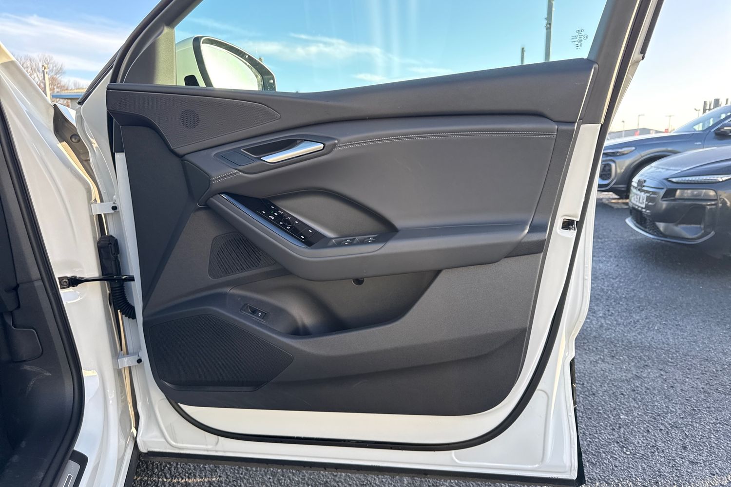 Used Audi Q6 e-tron 2024 for sale - 78060389: Photo 46