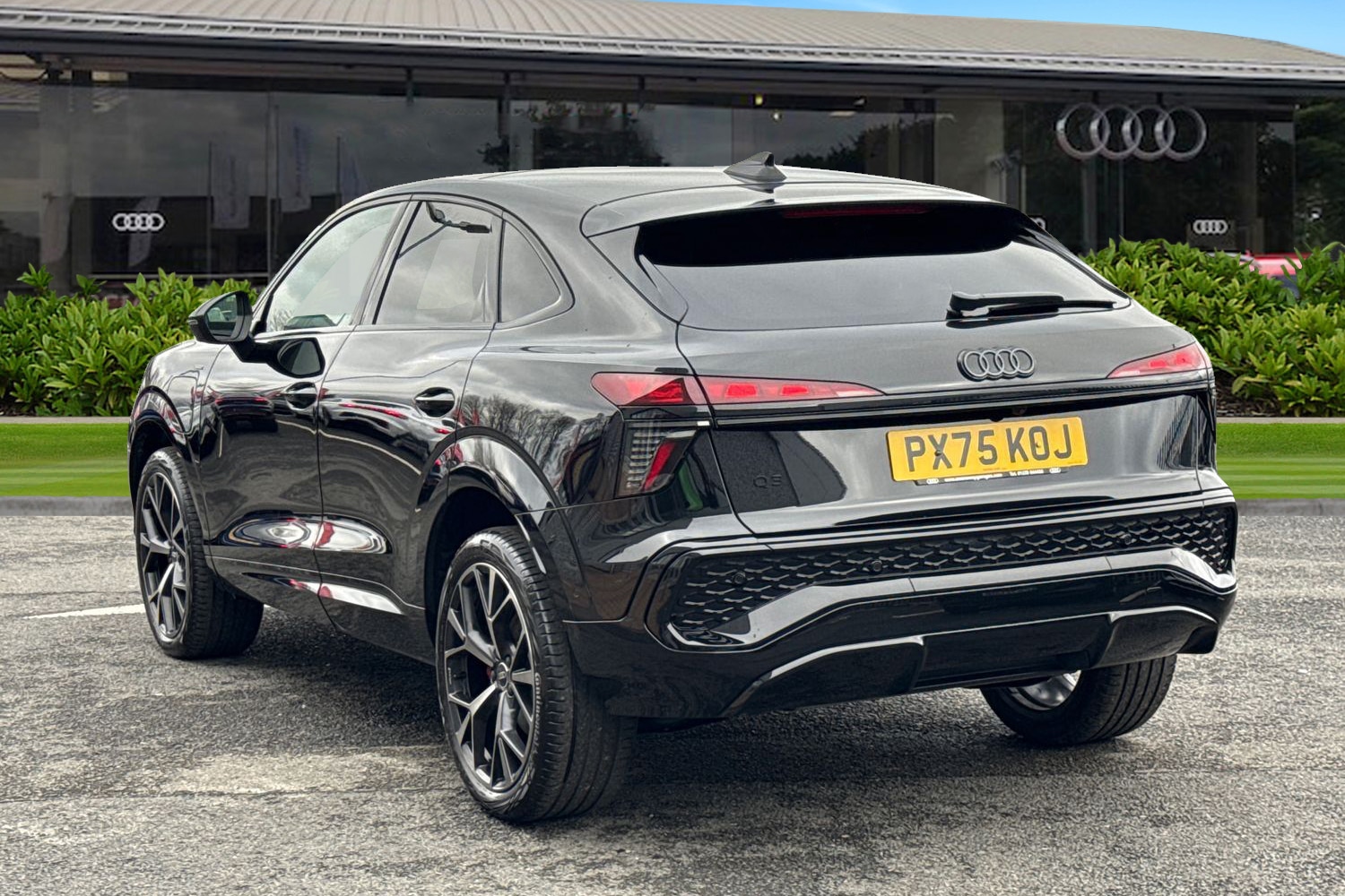 Used Audi Q3 2026 for sale - 77787325: Photo 2