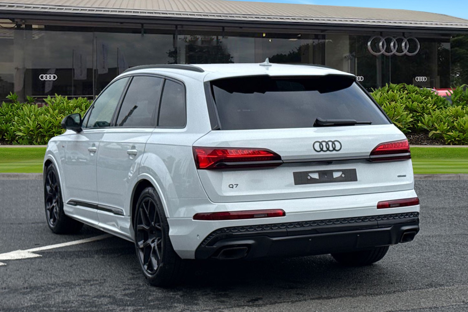 Used Audi Q7 2025 for sale - 76300407: Photo 2