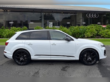 Used Audi Q7 2025 for sale - 76300407: Photo