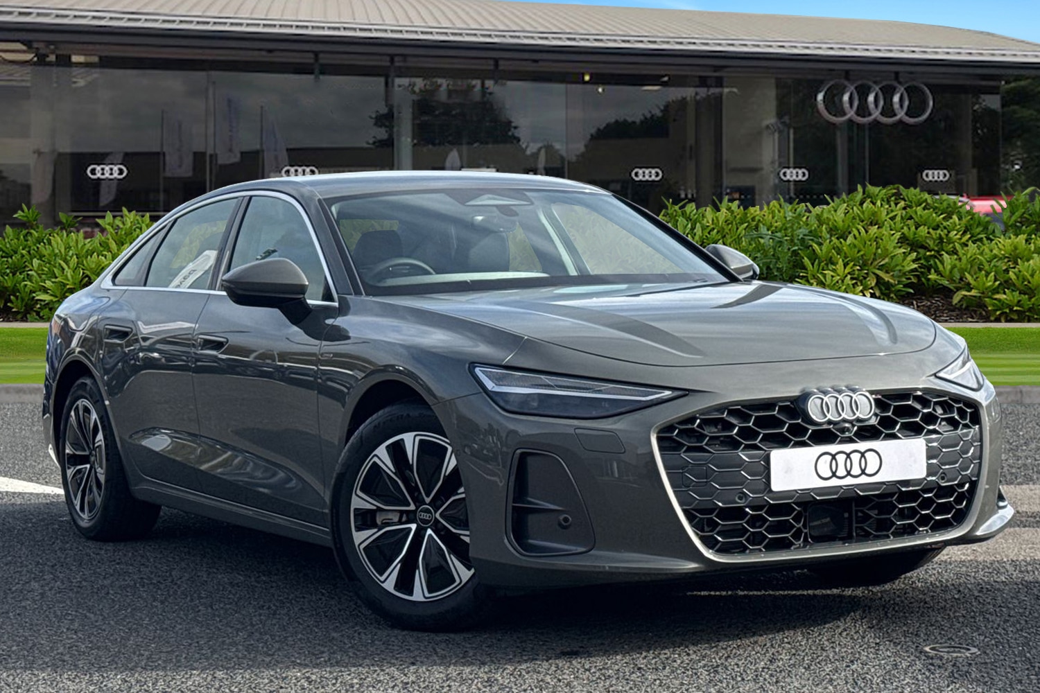 Used Audi A6 Saloon 2025 for sale - 76253286: Photo 1