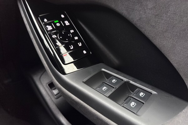 Used Audi Q6 e-tron 2024 for sale - 76272436: Photo 53