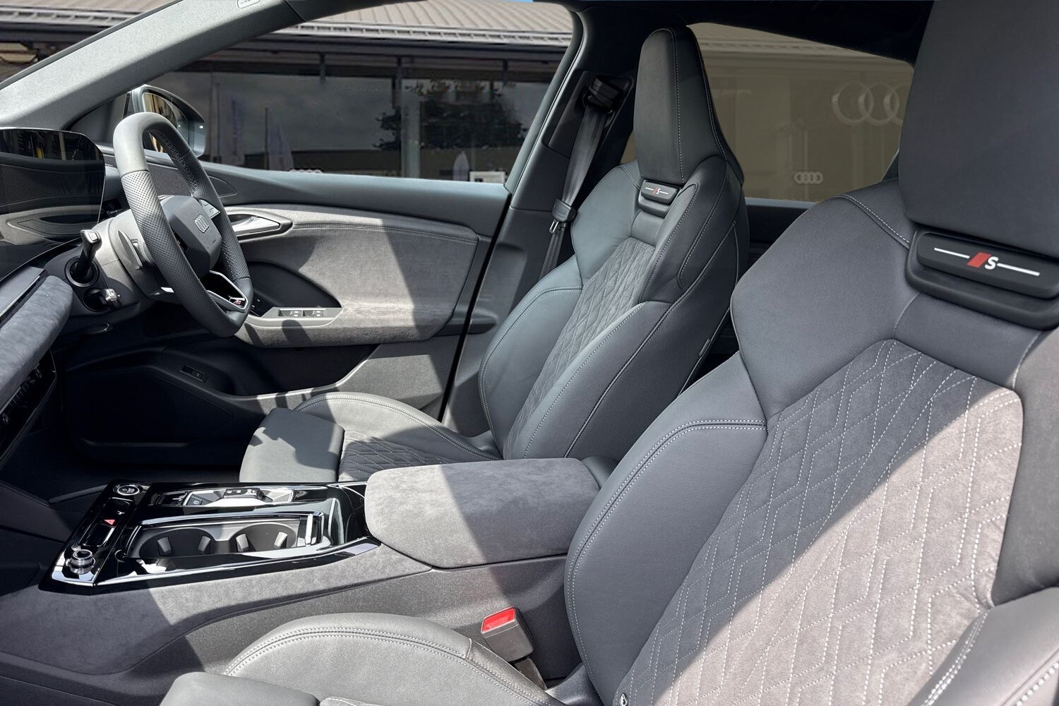 Used Audi Q6 e-tron 2025 for sale - 75924843: Photo 15