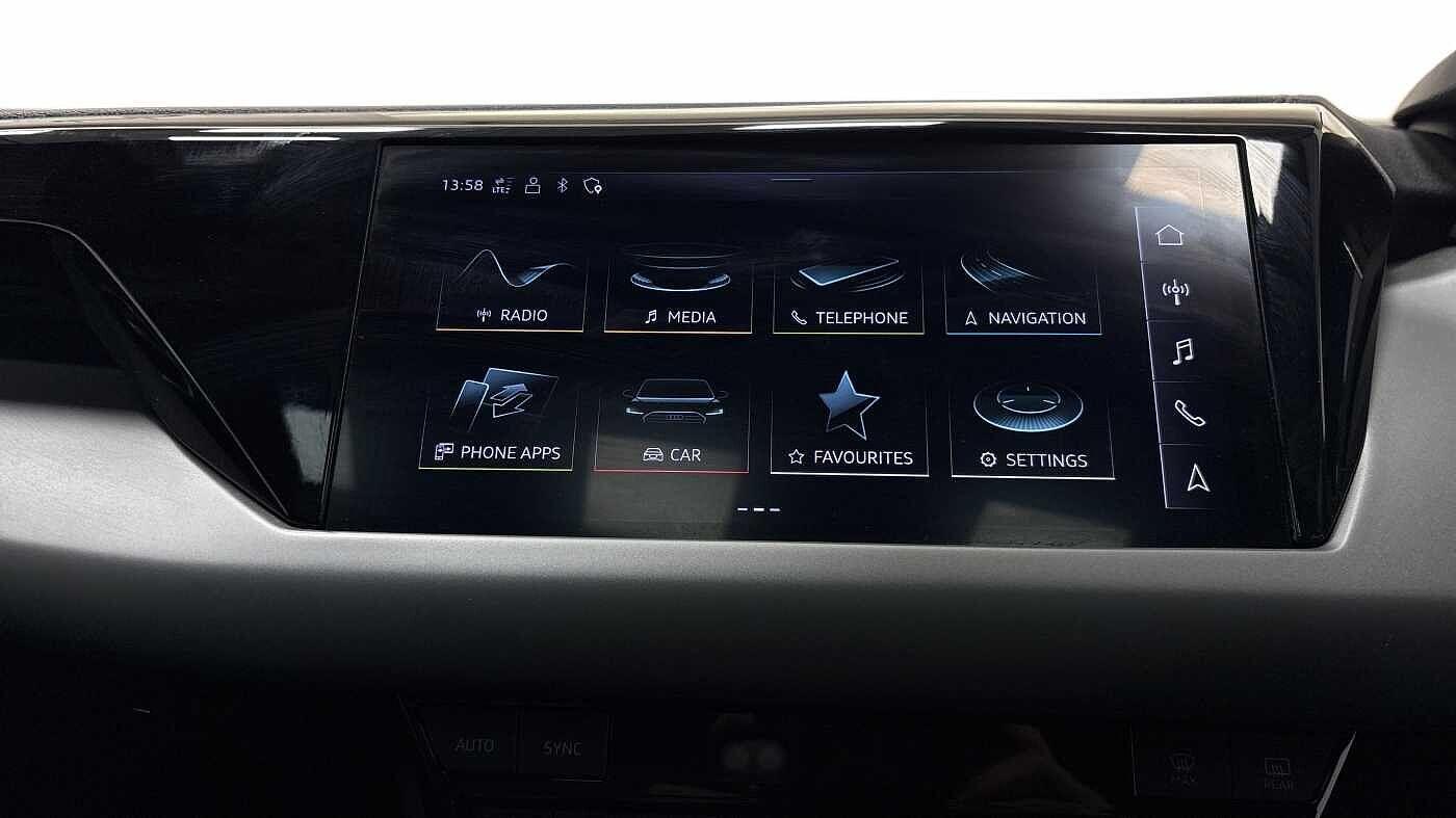 Used Audi e-tron GT 2022 for sale - 77368656: Photo 8