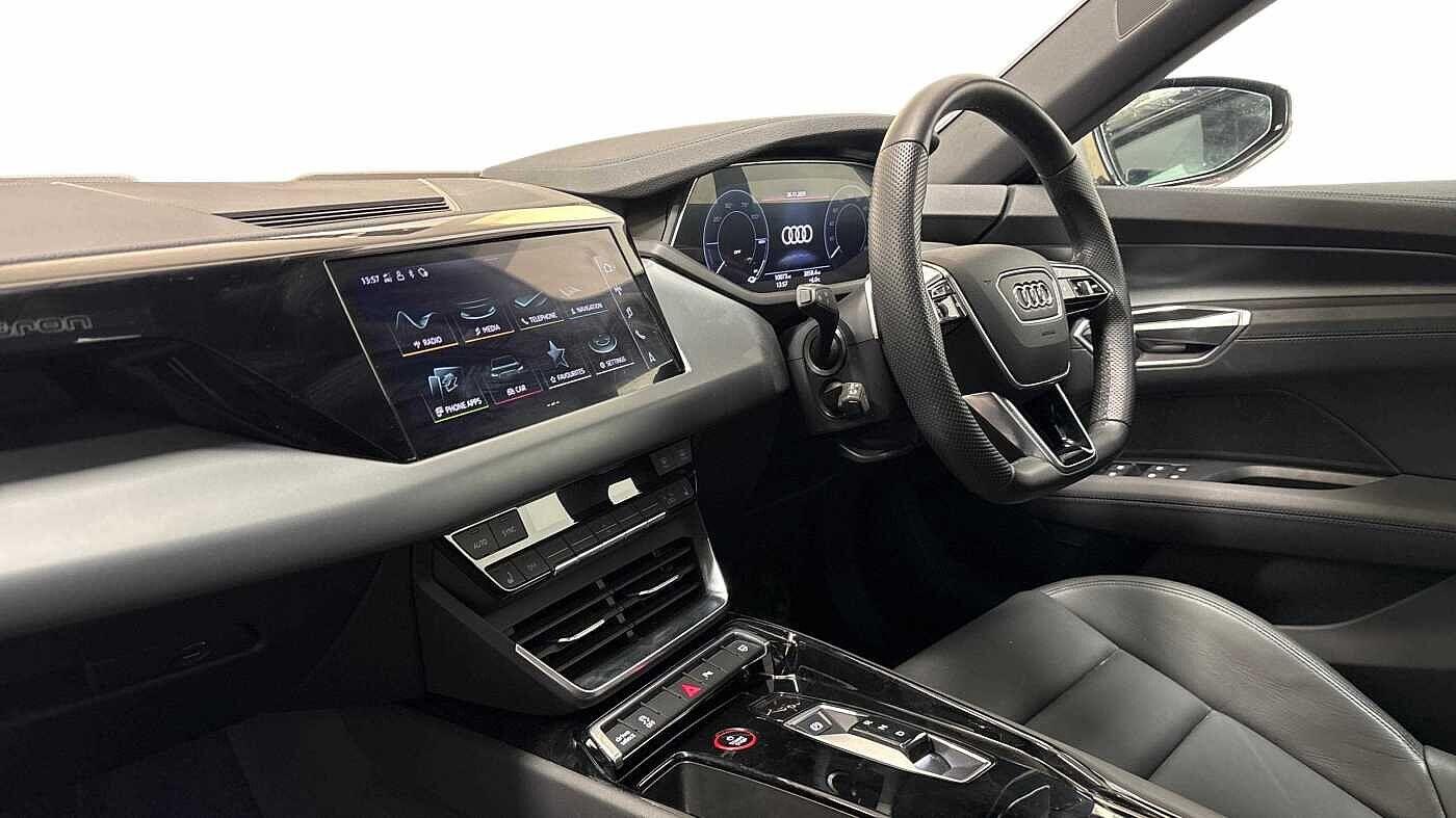 Used Audi e-tron GT 2022 for sale - 77368656: Photo 9