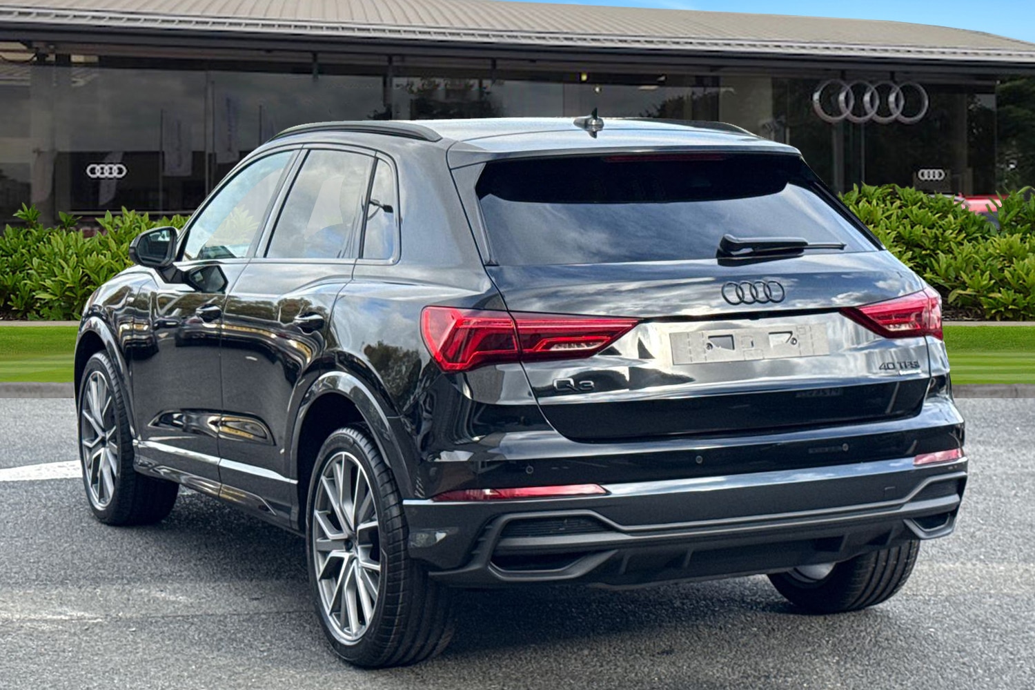 Used Audi Q3 2025 for sale - 76476103: Photo 2