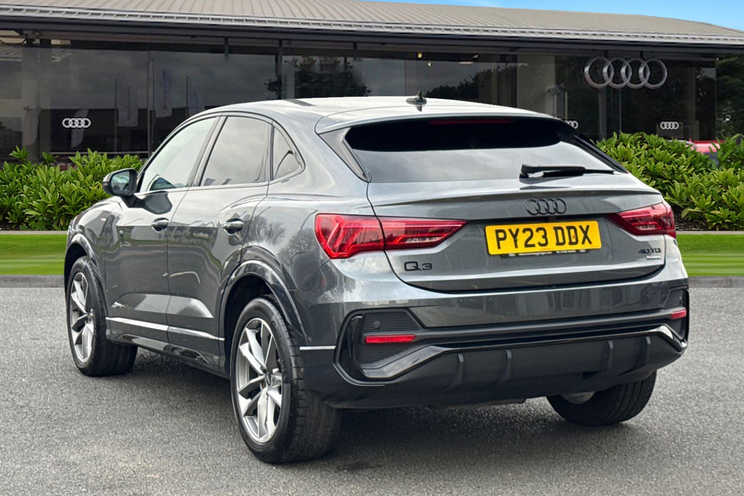 Used Audi Q3 2023 for sale - 77963412: Photo 2