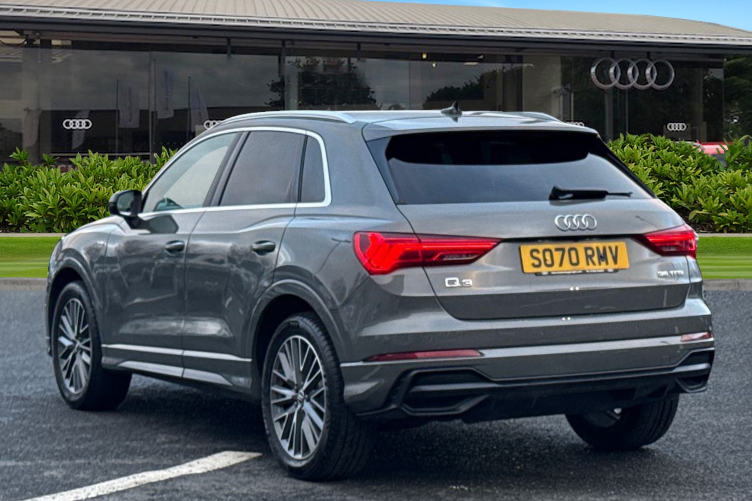 Used Audi Q3 2020 for sale - 77368426: Photo 2