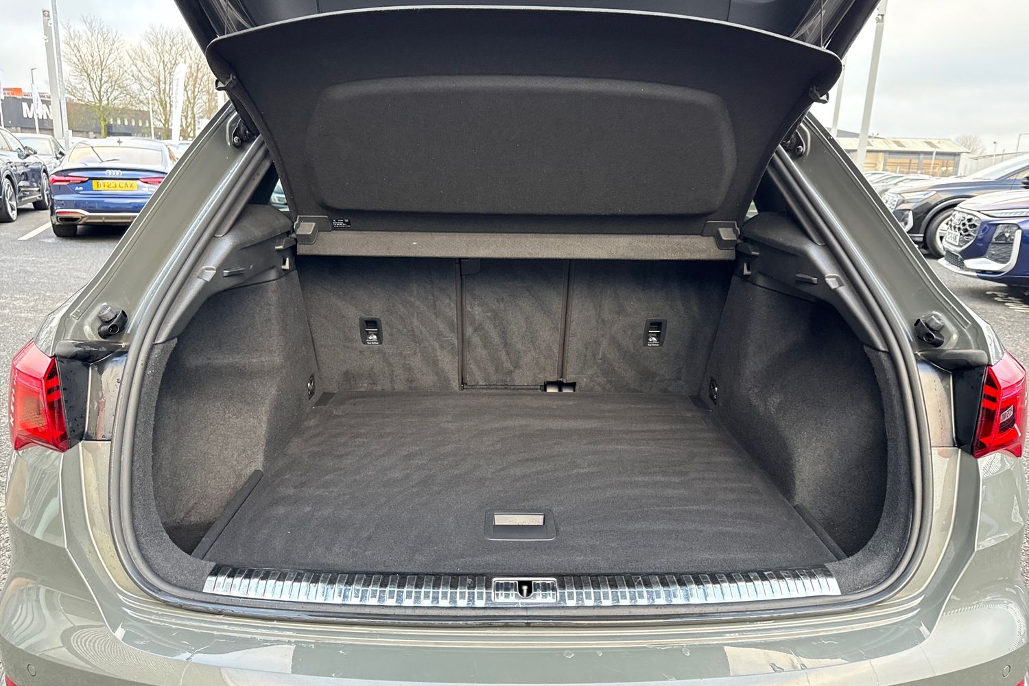 Used Audi Q3 2020 for sale - 77368426: Photo 6