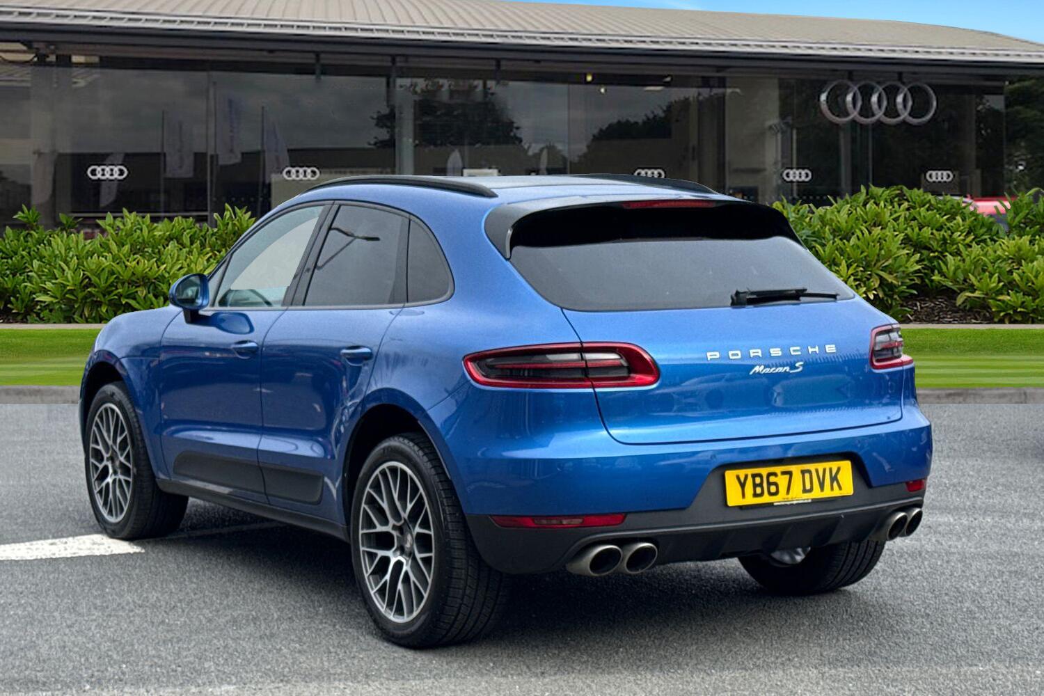 Used Porsche Macan 2017 for sale - 78107404: Photo 2