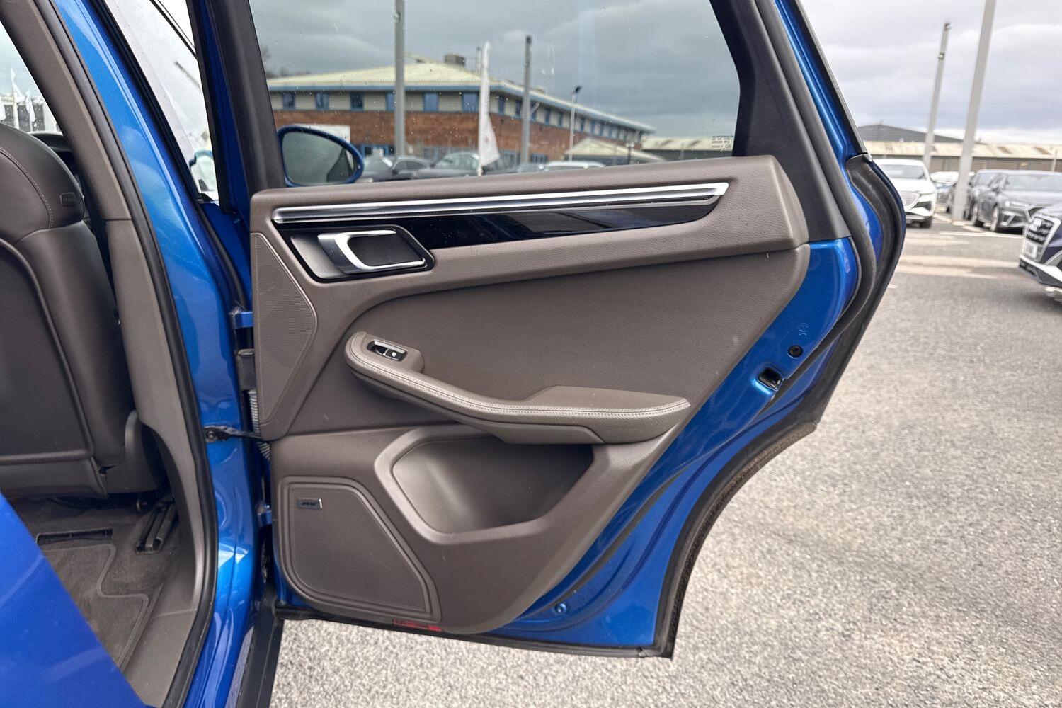 Used Porsche Macan 2017 for sale - 78107404: Photo 40