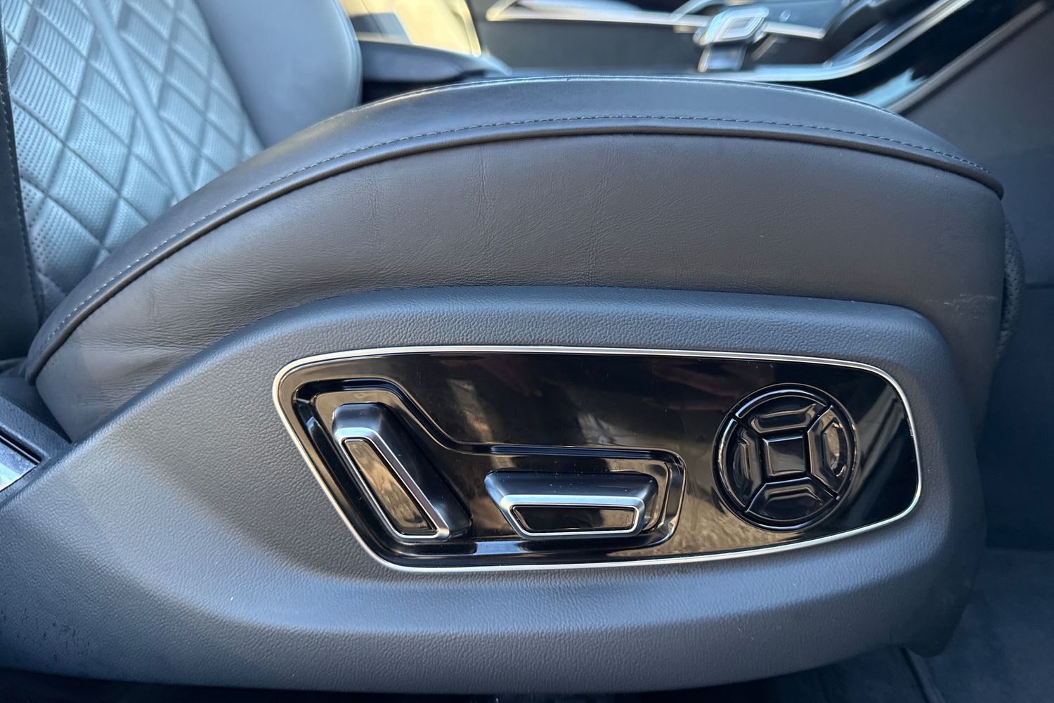 Used Audi A8 2023 for sale - 76590518: Photo 46