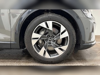Used Audi Q8 e-tron 2025 for sale - 78655131: Photo