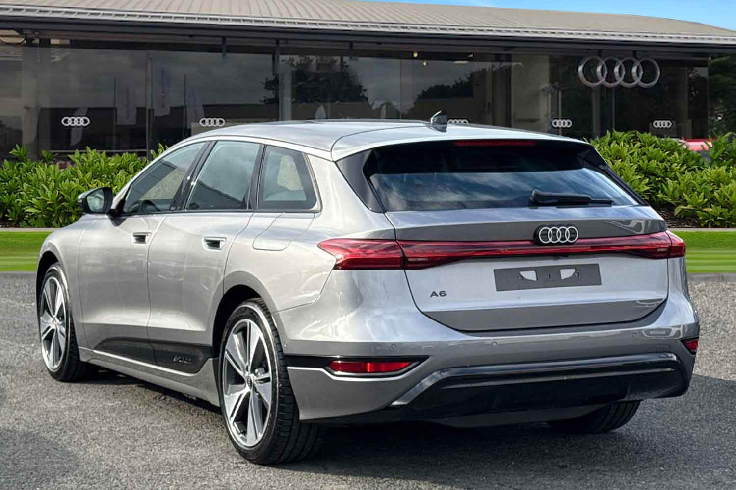 Used Audi A6 e-tron Avant 2025 for sale - 76300361: Photo 2