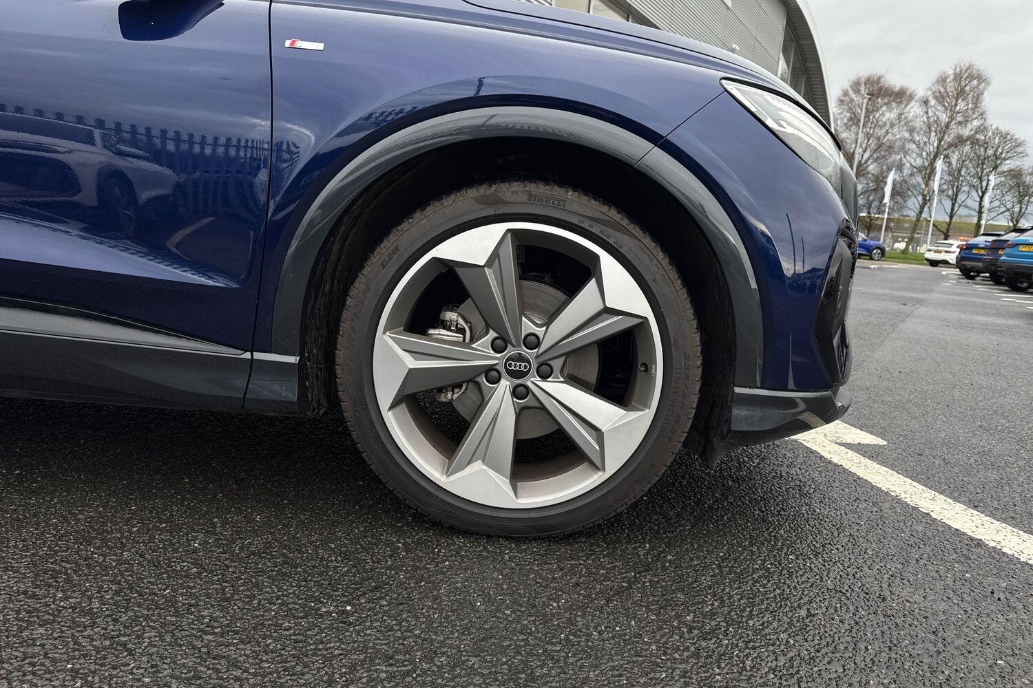 Used Audi Q4 e-tron 2025 for sale - 77095850: Photo 4