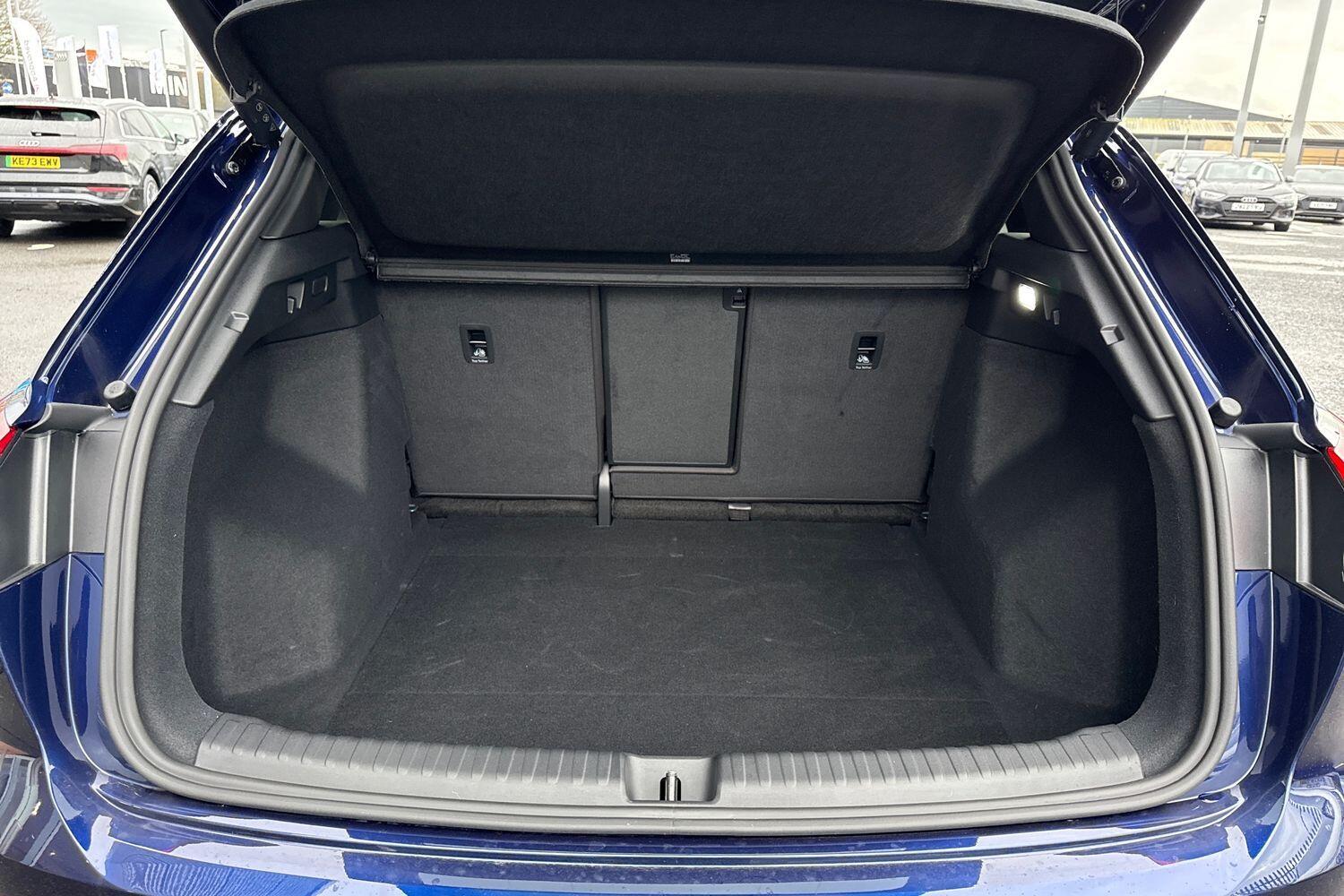 Used Audi Q4 e-tron 2025 for sale - 77095850: Photo 8