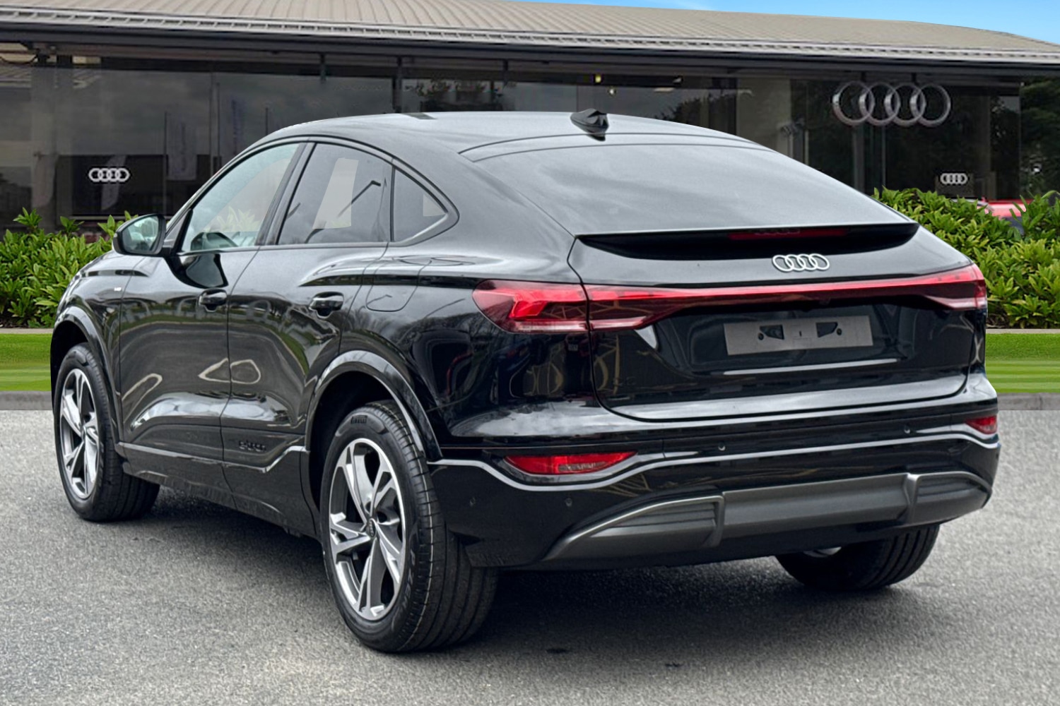 Used Audi Q6 e-tron 2026 for sale - 78168550: Photo 2