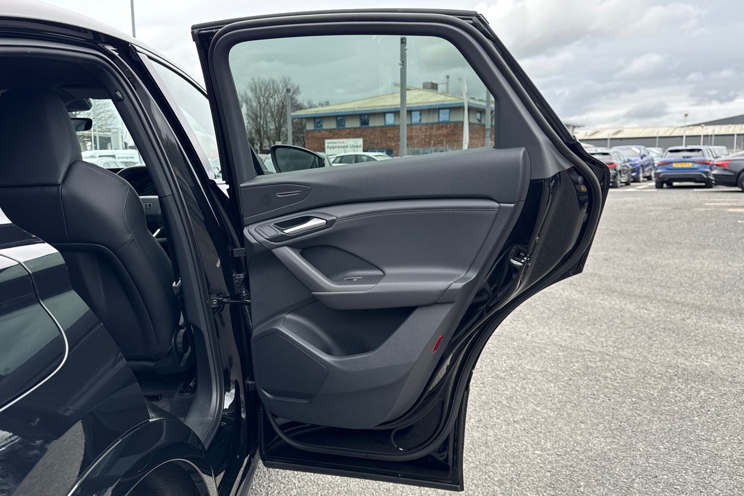 Used Audi Q6 e-tron 2026 for sale - 78168550: Photo 35