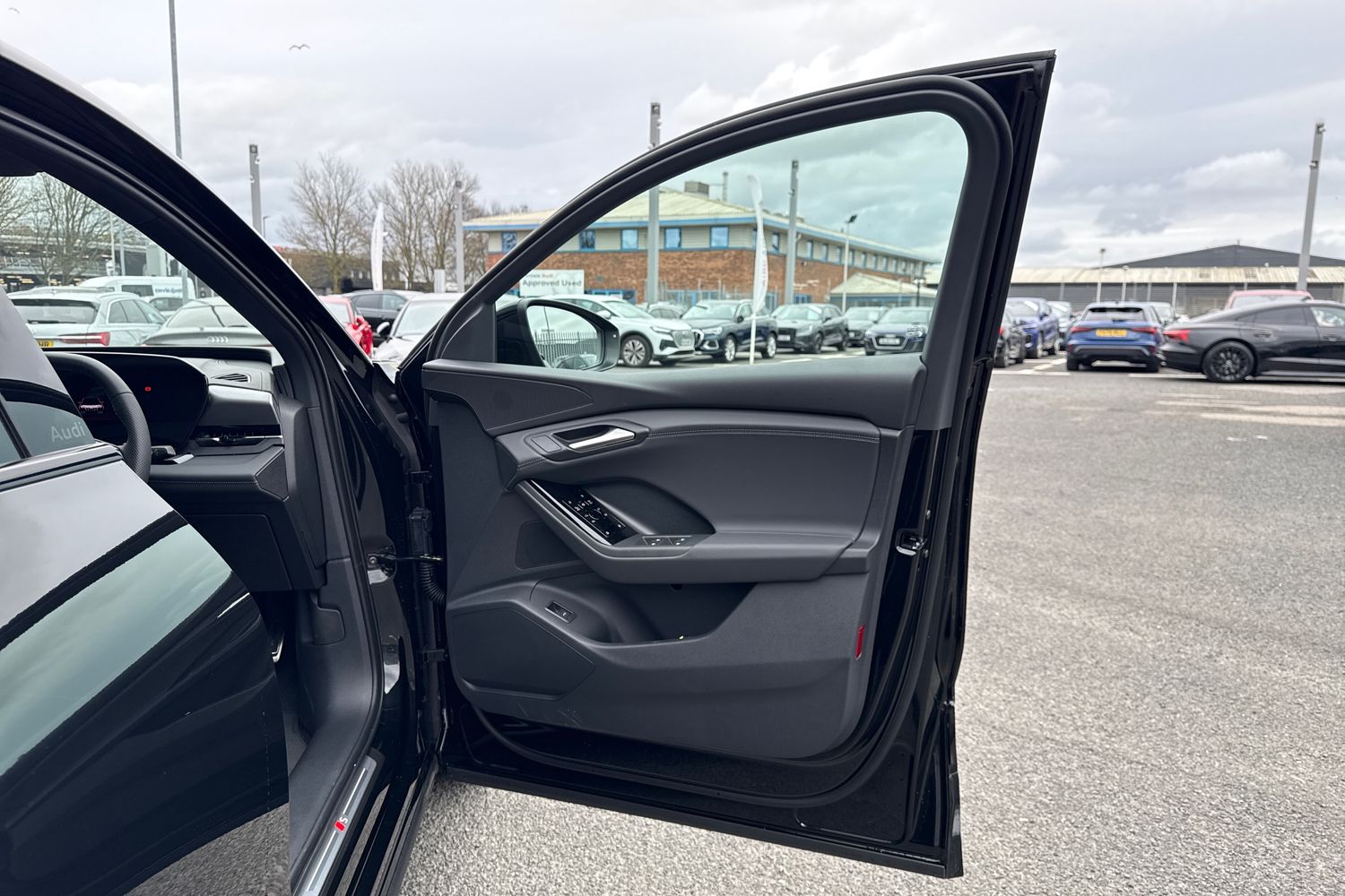 Used Audi Q6 e-tron 2026 for sale - 78168550: Photo 37