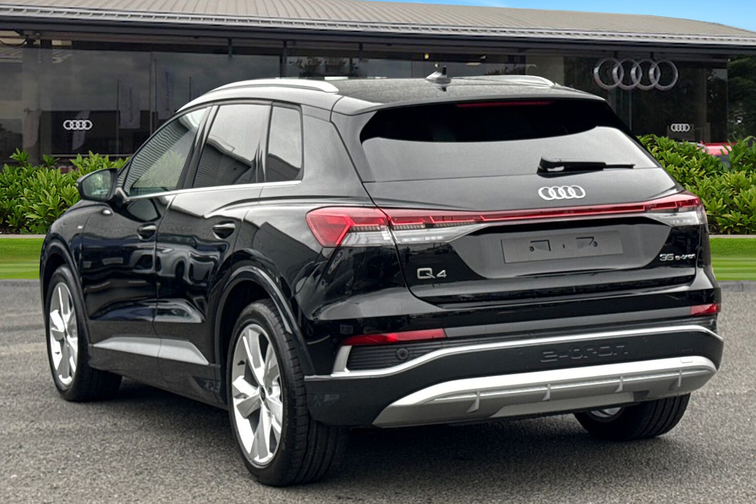 Used Audi Q4 e-tron 2025 for sale - 76232577: Photo 2