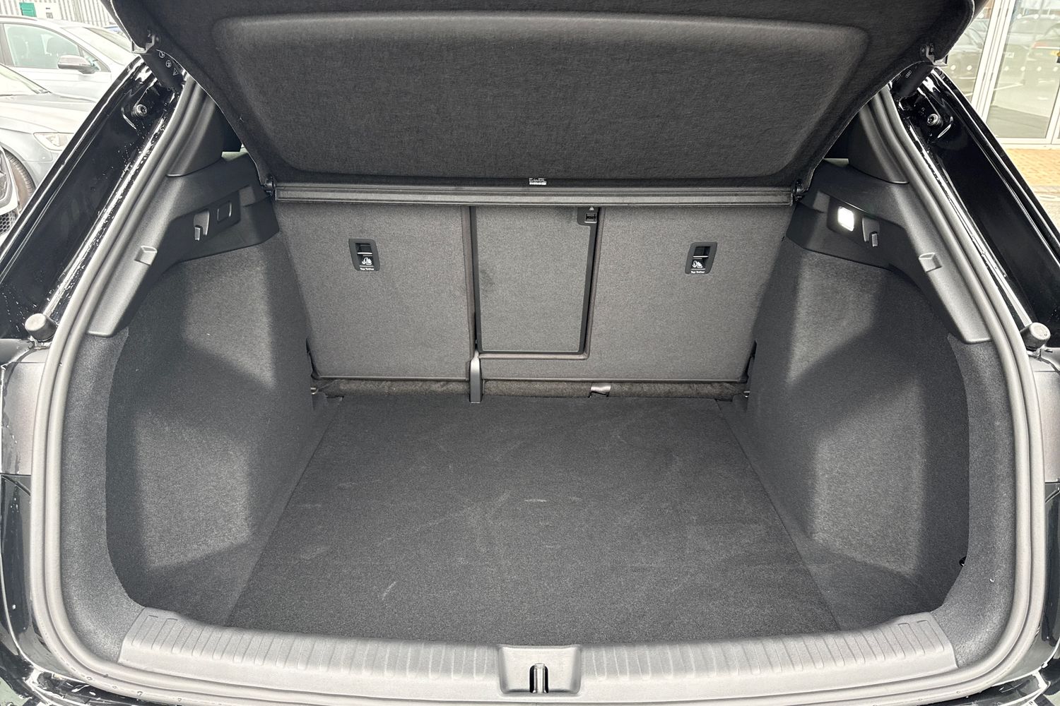 Used Audi Q4 e-tron 2025 for sale - 76232577: Photo 6