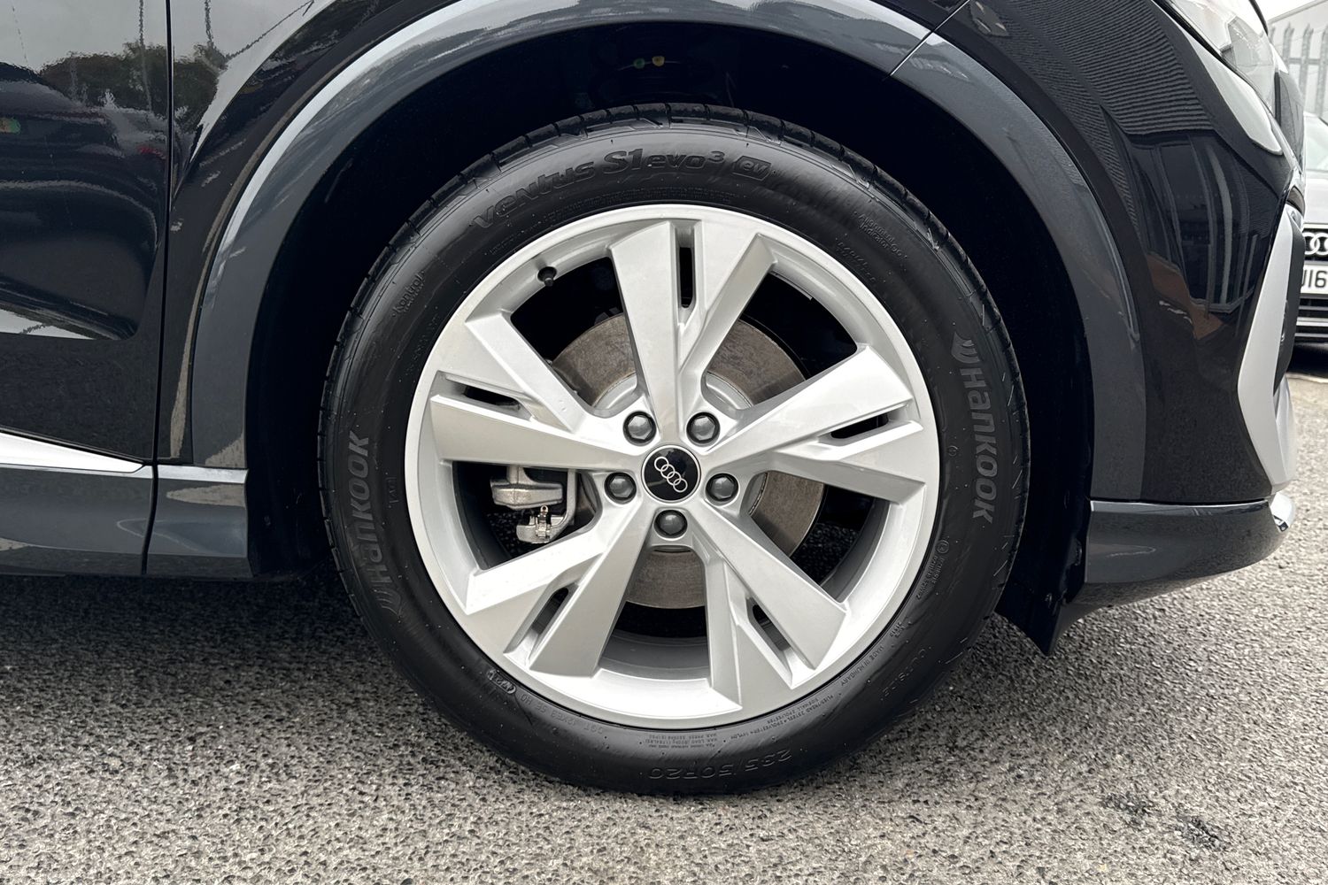 Used Audi Q4 e-tron 2025 for sale - 76232577: Photo 9