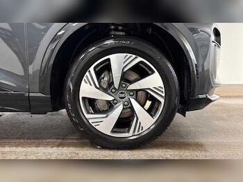 Used Audi Q6 e-tron 2024 for sale - 77287215: Photo