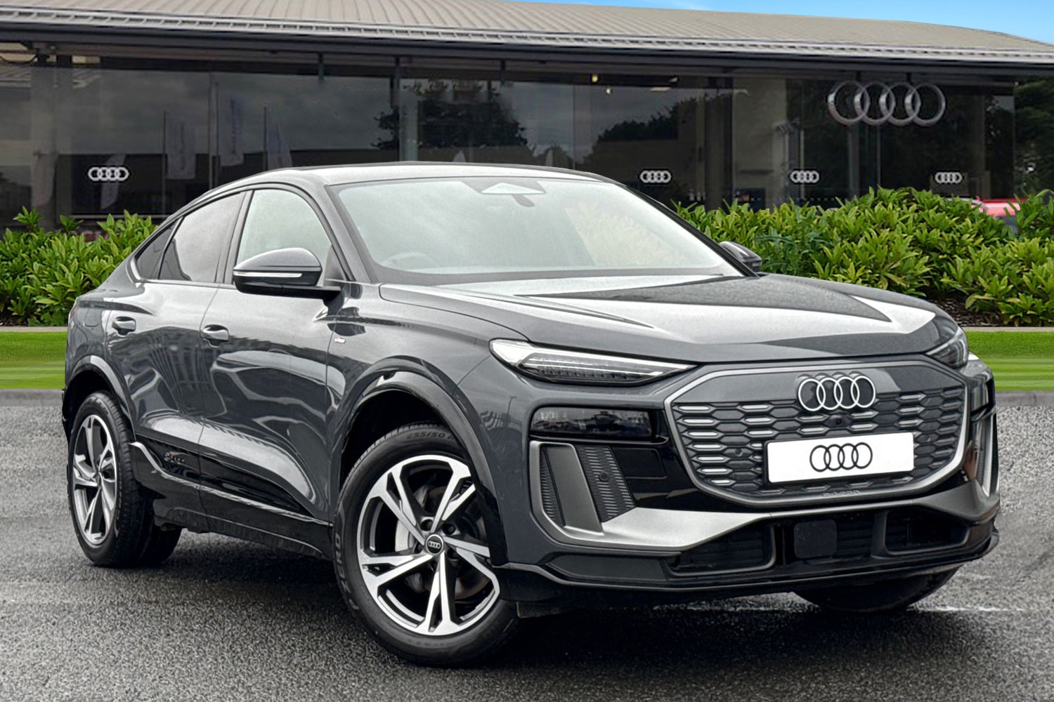 Used Audi Q6 e-tron 2025 for sale - 76649176: Photo 1