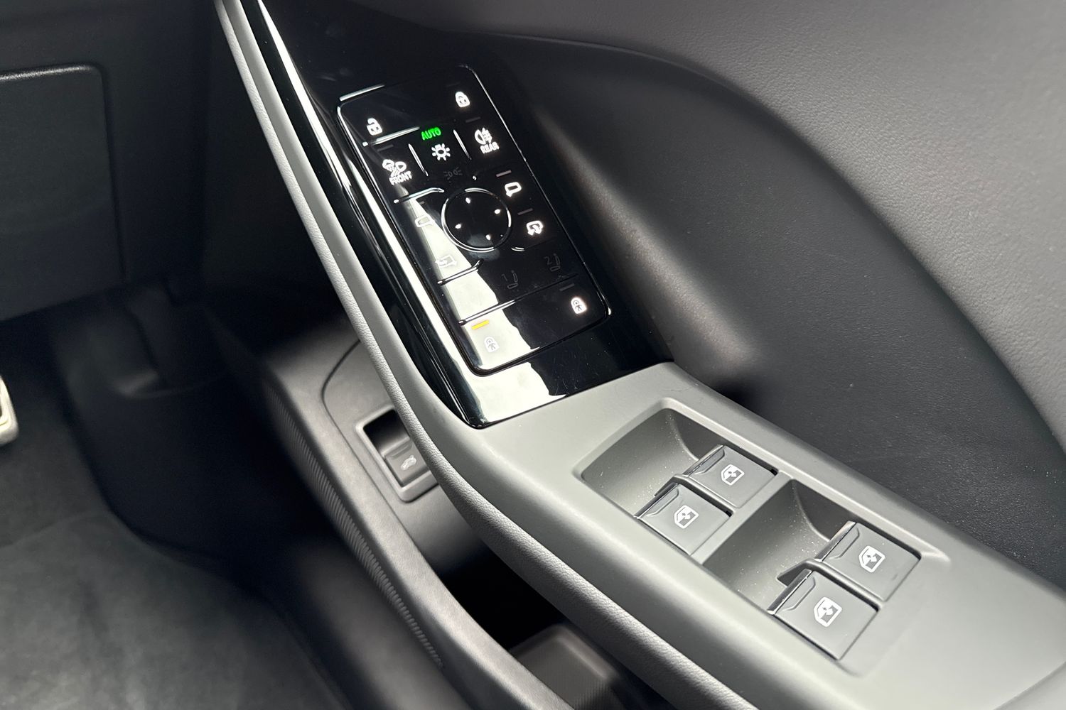 Used Audi Q6 e-tron 2025 for sale - 76649176: Photo 44