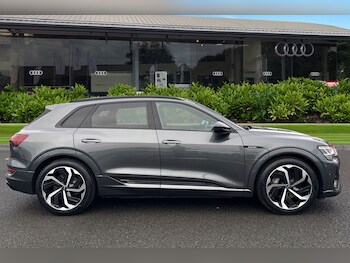 Used Audi e-tron 2022 for sale - 77000480: Photo