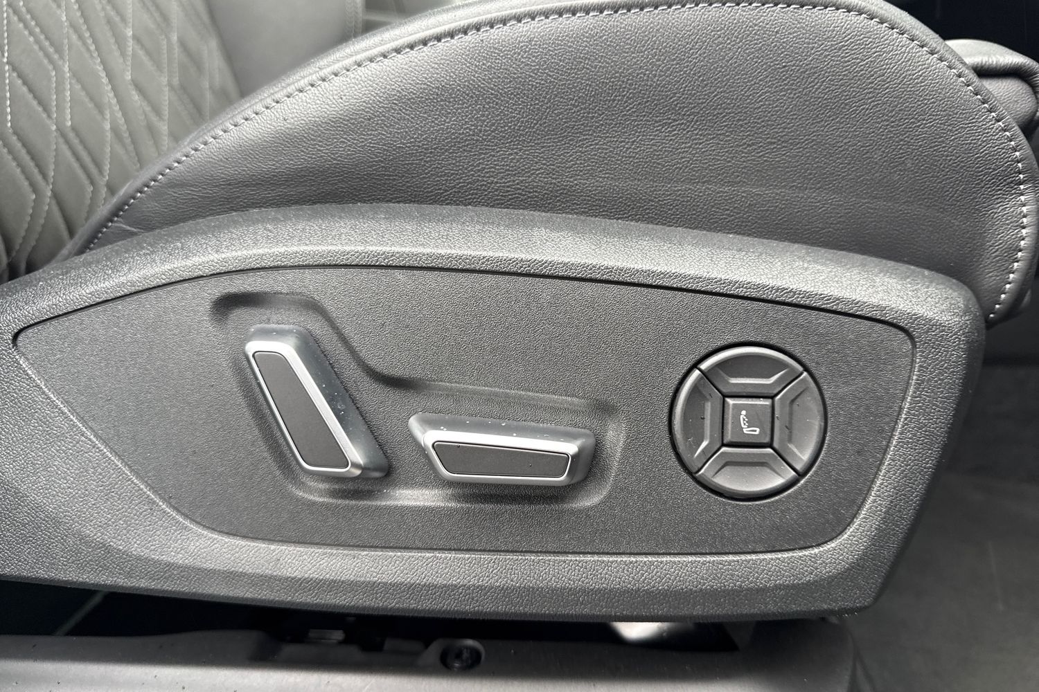 Used Audi Q6 e-tron 2025 for sale - 77368598: Photo 45