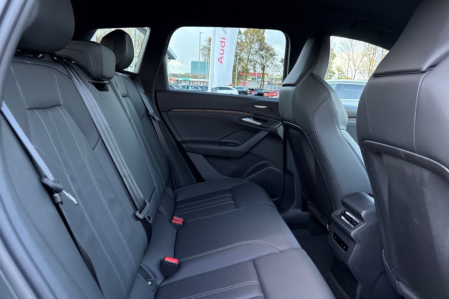 Used Audi Q6 e-tron 2024 for sale - 76385449: Photo 37