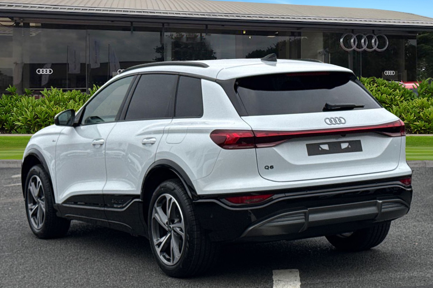 Used Audi Q6 e-tron 2025 for sale - 76476126: Photo 2