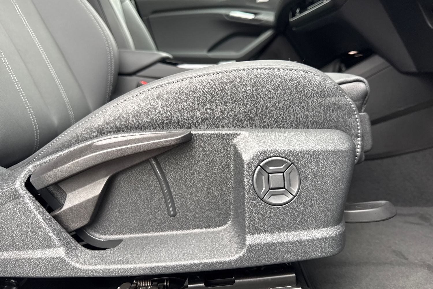 Used Audi Q6 e-tron 2025 for sale - 76476126: Photo 47