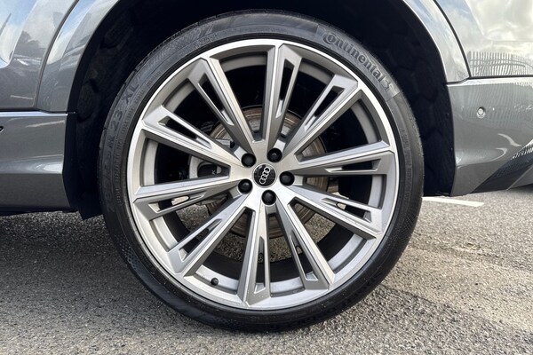 Used Audi Q8 2025 for sale - 76224745: Photo 10
