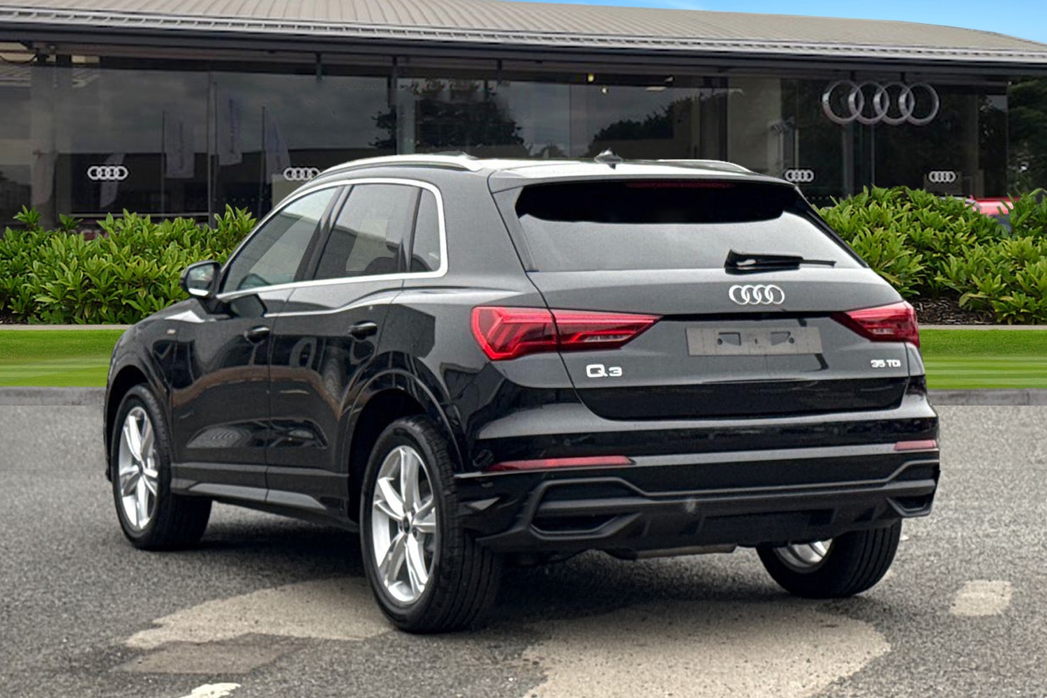 Used Audi Q3 2025 for sale - 76476143: Photo 2