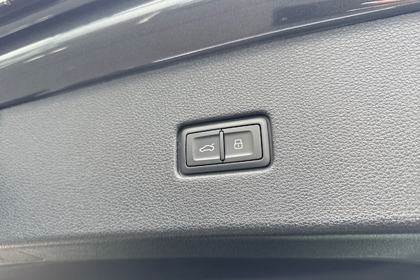 Used Audi RS Q8 2025 for sale - 74834843: Photo 32