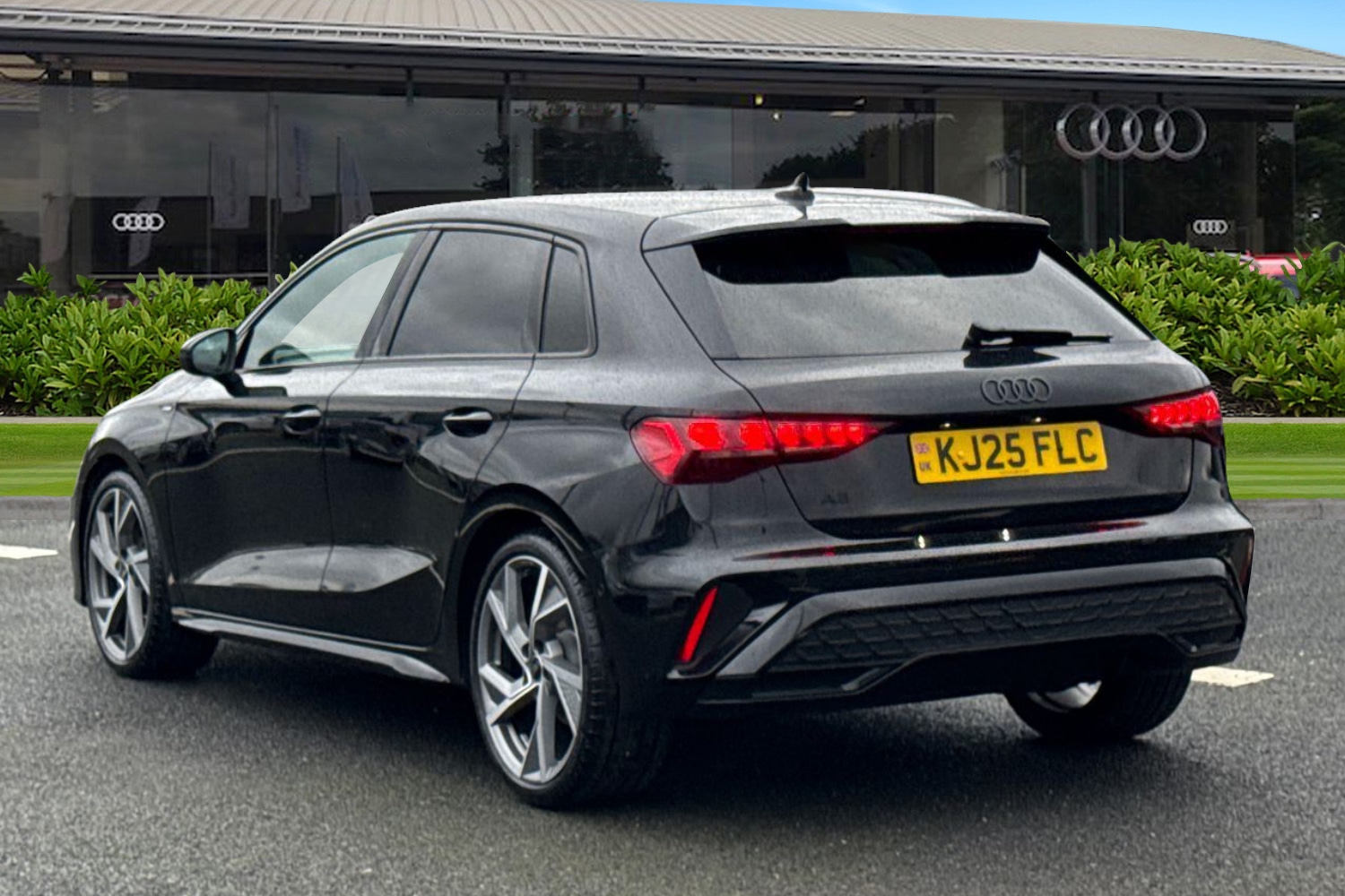 Used Audi A3 2025 for sale - 77368611: Photo 2