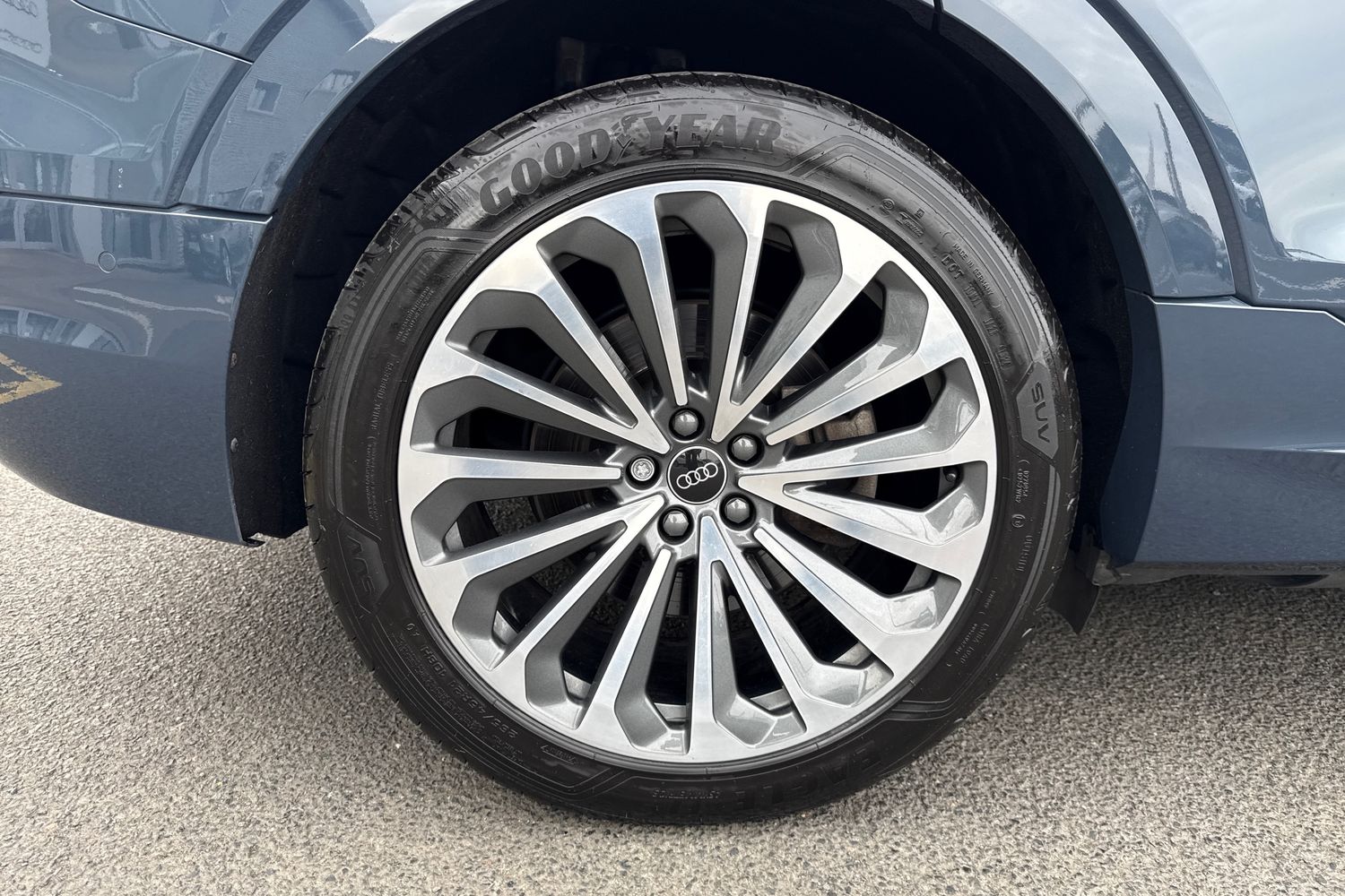 Used Audi Q8 2023 for sale - 77700629: Photo 12