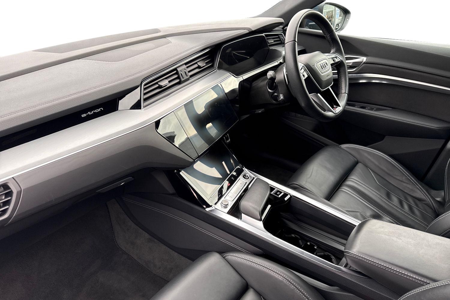 Used Audi Q8 2023 for sale - 77700629: Photo 15