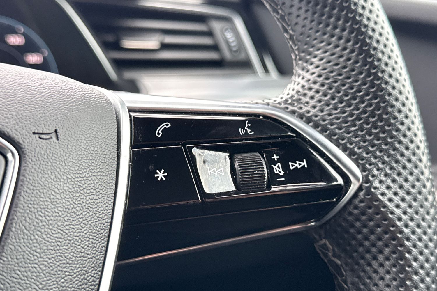 Used Audi Q8 2023 for sale - 77700629: Photo 40