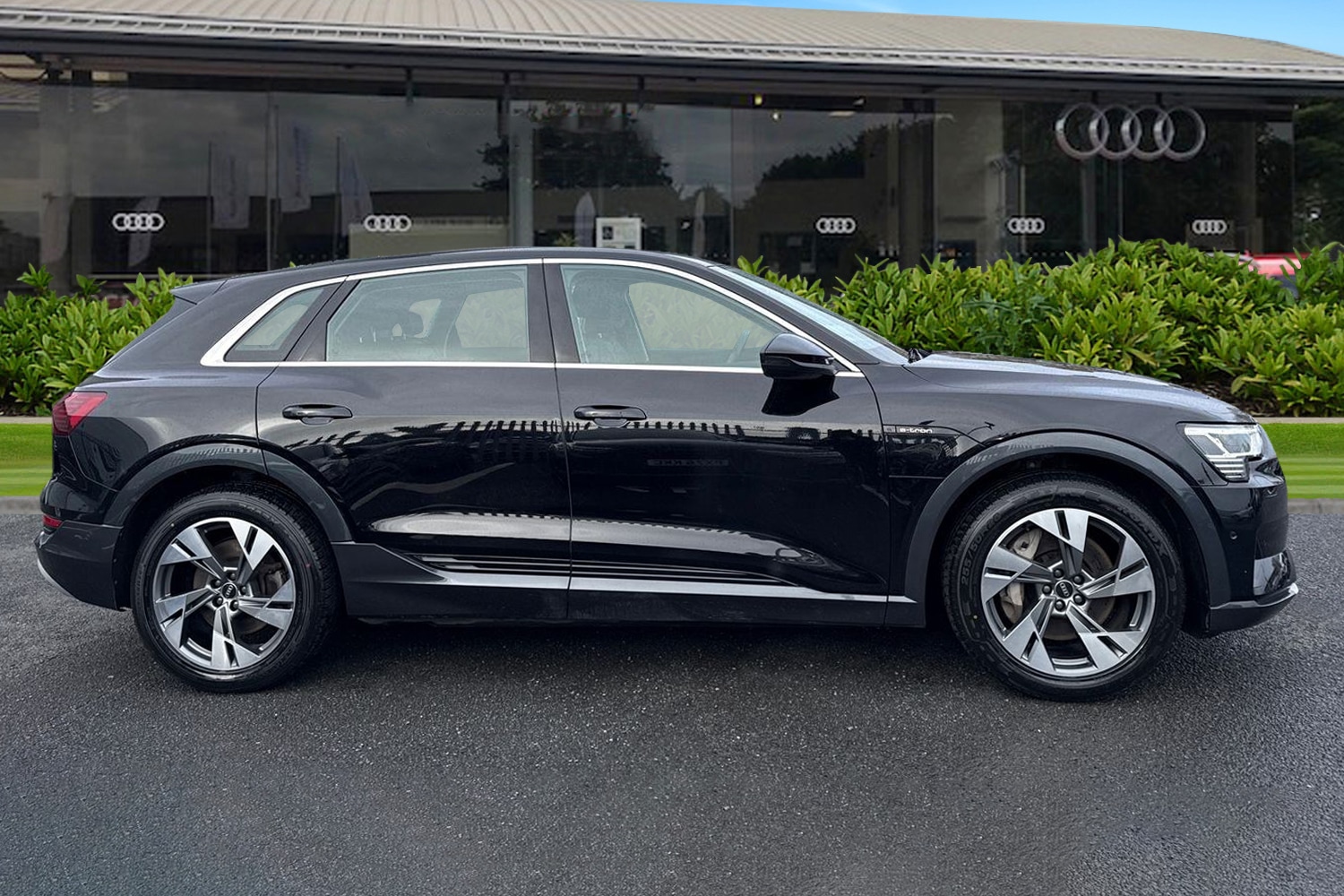 Used Audi e-tron 2022 for sale - 76461037: Photo 3