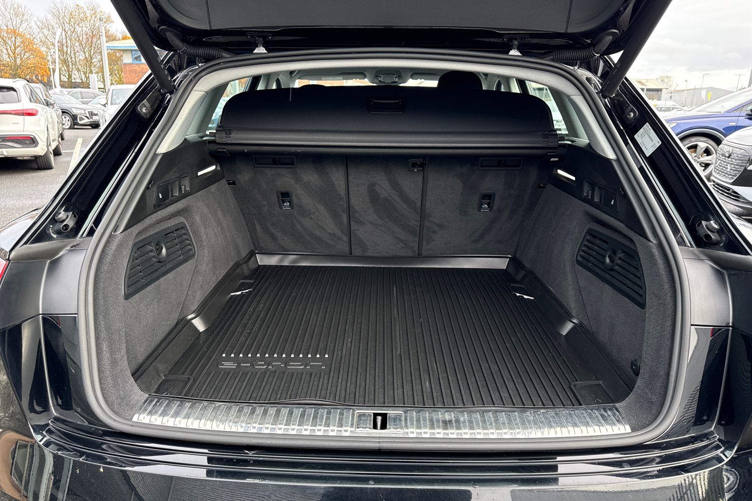 Used Audi e-tron 2022 for sale - 76461037: Photo 7