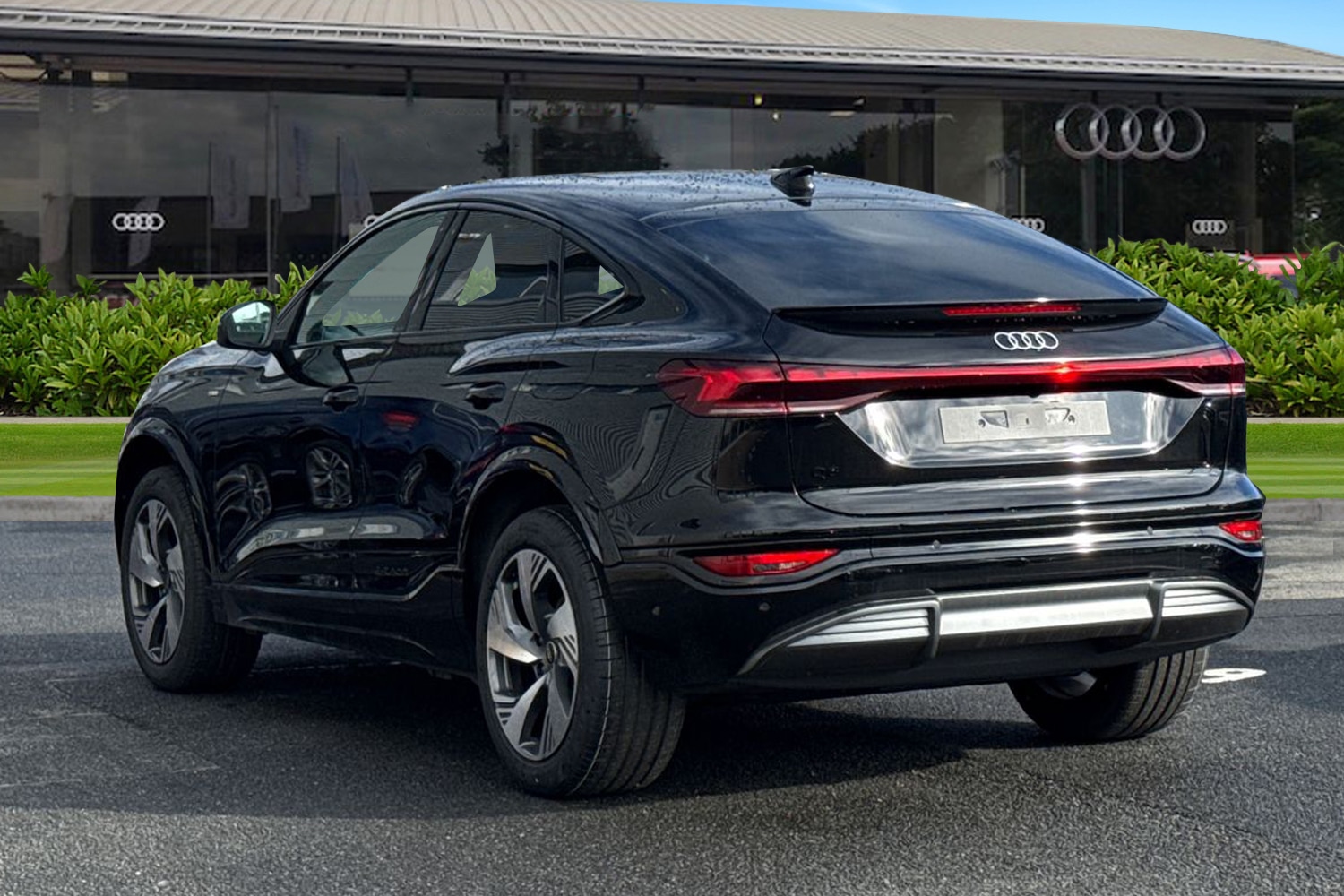 Used Audi Q6 e-tron 2026 for sale - 78029319: Photo 2