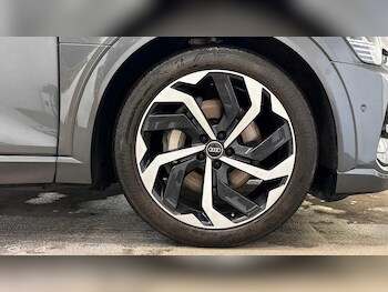 Used Audi e-tron 2023 for sale - 75850059: Photo