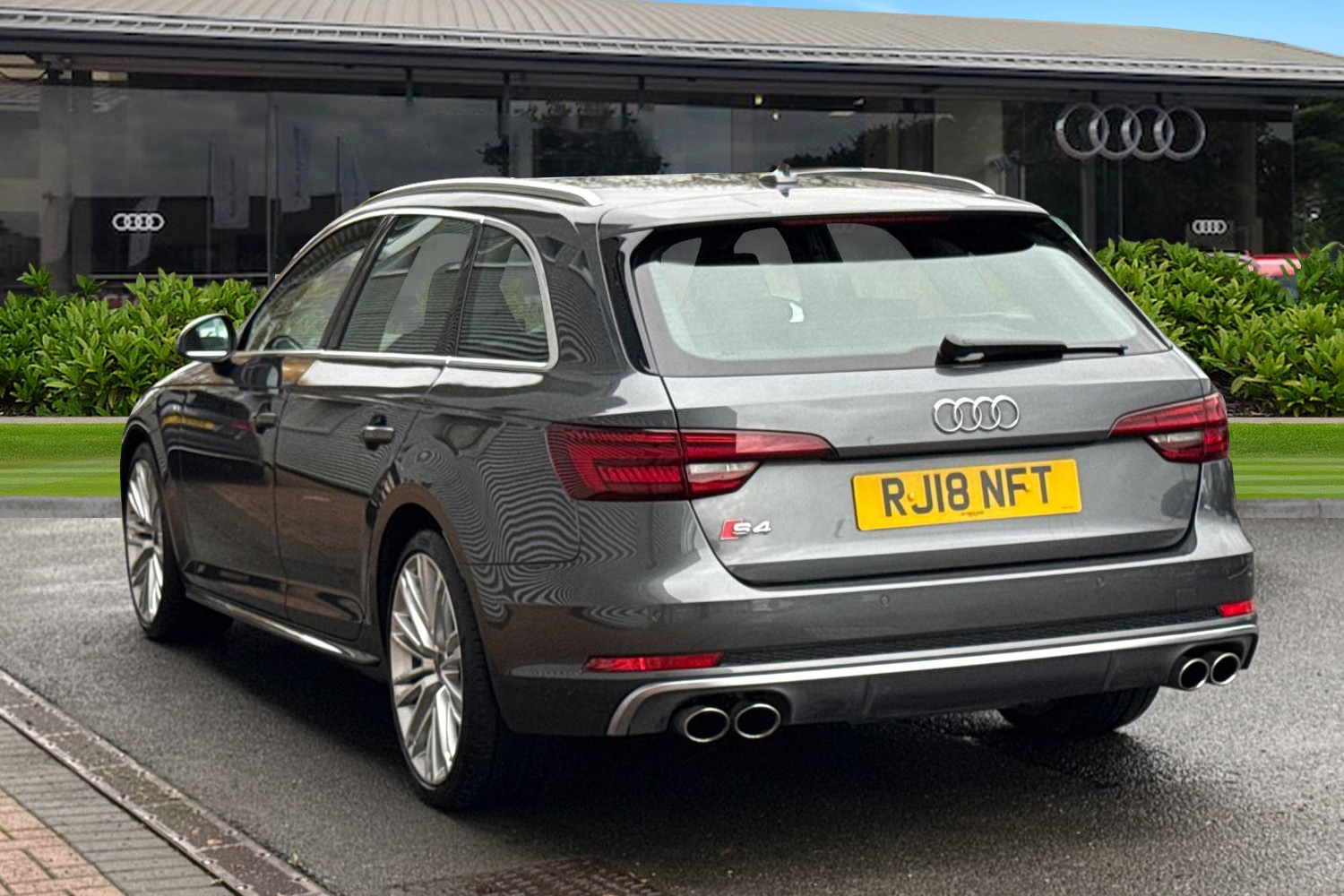 Used Audi A4 2018 for sale - 76495067: Photo 2