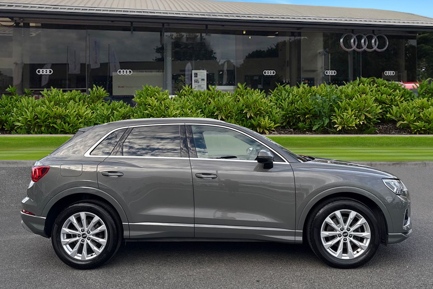 Used Audi Q3 2021 for sale - 76220270: Photo 3