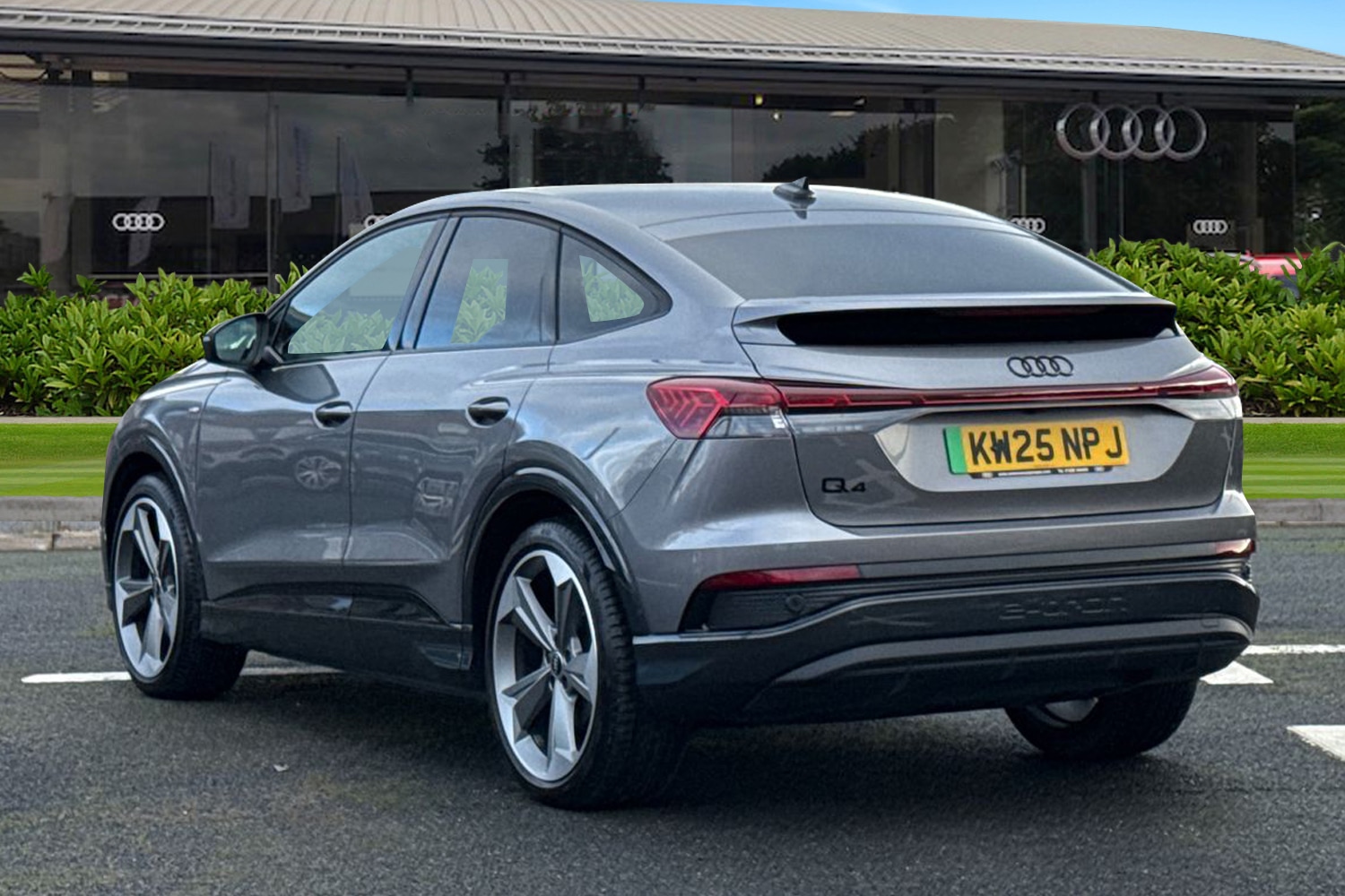 Used Audi Q4 e-tron 2025 for sale - 77368682: Photo 2